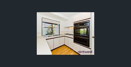 HOMELY CHARACTER VILLA IN ALFRED COVE - Photo 3