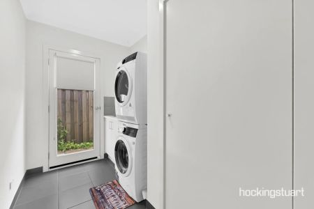 SPACIOUS FAMILY HOME IN KINBROOK ESTATE OF DONNYBROOK - Photo 2