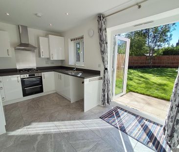 2 bedroom semi-detached house to rent - Photo 2