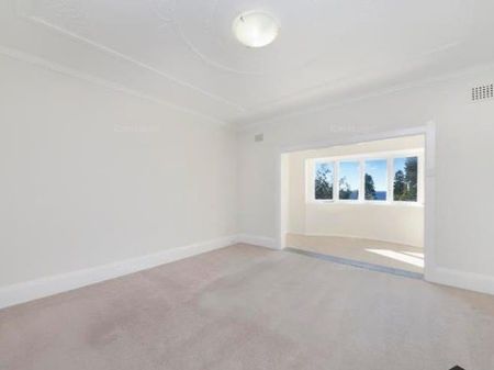 ABSOLUTE BEACHFRONT SEMI SIZED DECO APARTMENT WITH VIEWS... - Photo 5