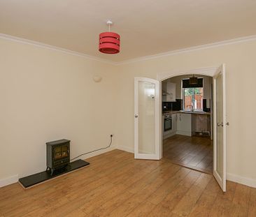 2 bedroom Terraced House to rent - Photo 4