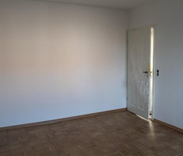 Helle 3-Raum-Wohnung mit Südbalkon und Blick ins Grüne - Photo 1