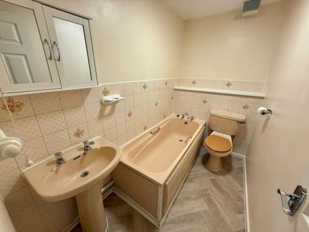 1 bedroom ground floor flat to rent - Photo 5