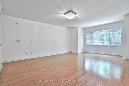 For Lease - 38 GWENDOLEN Crescent, Toronto, Ontario - Photo 2