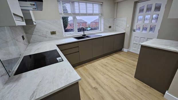 3 bedroom semi-detached house to rent - Photo 1