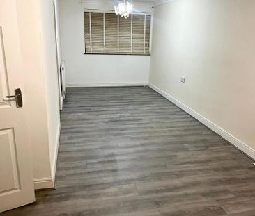 3 bedroom end of terrace house to rent - Photo 1