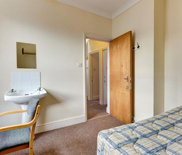 6 bedroom house to rent - Photo 4