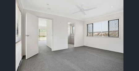 Spacious Family Home - Photo 2