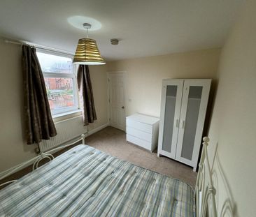 1 bedroom in a house share to rent - Photo 4