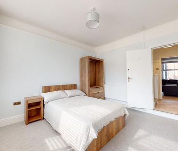 4 bedroom terraced house to rent - Photo 5