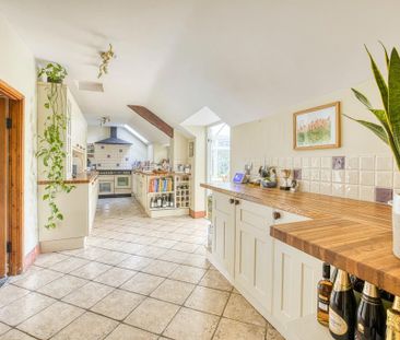 4 bedroom detached house to rent - Photo 4