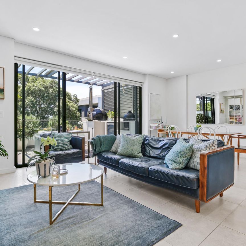 402/27 Robey Street, Mascot NSW 2020 - Apartment For Rent | Domain - Photo 1