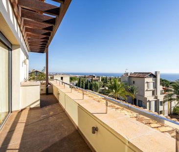 3 bedroom luxury penthouse for rent in The Golden Mile, Marbella, A... - Photo 4