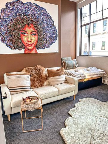 Stylish 2bdrm fully furnished apartment - Photo 4