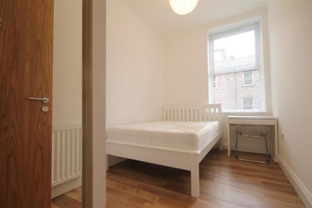 3 bedroom apartment to rent - Photo 4