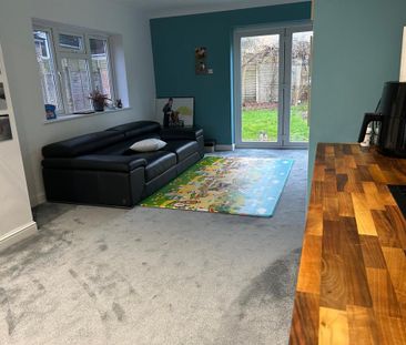 1 bedroom in a house share to rent - Photo 5