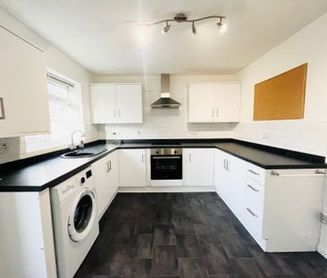 2 bedroom house to rent - Photo 1