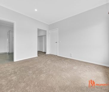 Stunning Family Home with Multiple Ensuites in Prime Tarneit Location! - Photo 2