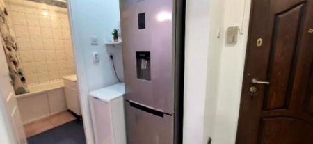 Dristor Mihai Bravu luminoasa vedere stradala - Fotografie 5