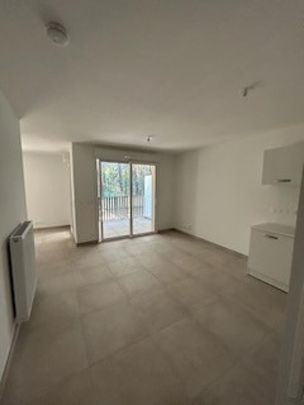 location Appartement T1 DE 31.57m² À SIX FOURS LES PLAGES - Photo 1