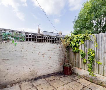 2 bedroom terraced house to rent - Photo 5