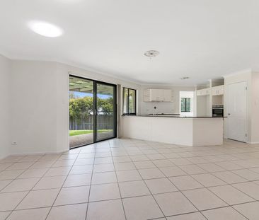 Large 4 Bedroom Home in Coomera Waters Estate!! - Photo 1