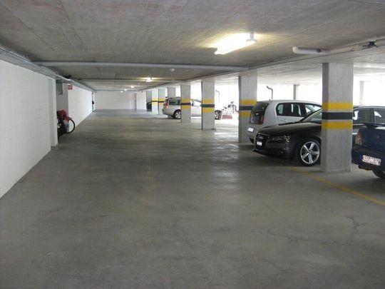 Helle Wohnung mit grossem, sonnigem Balkon - Photo 1