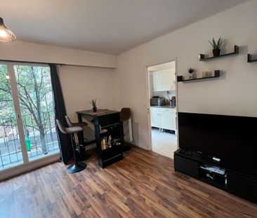 Grand Studio - PARIS 15E - Photo 1