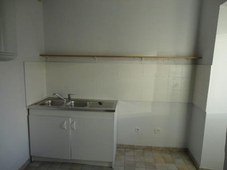 Location Appartement 3 pièces 54m² LES VANS 07140 - Photo 4