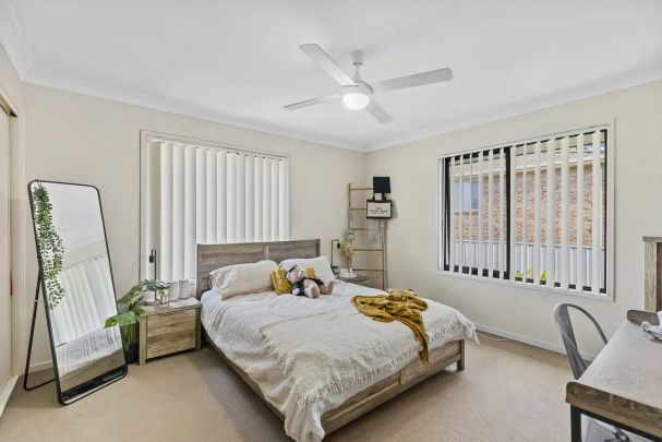 “Modern and secure townhouse in gated complex” - Photo 1