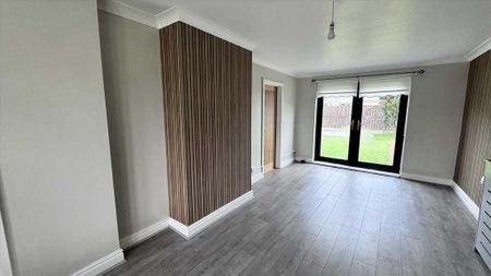 3 bedroom end of terrace house to rent - Photo 2