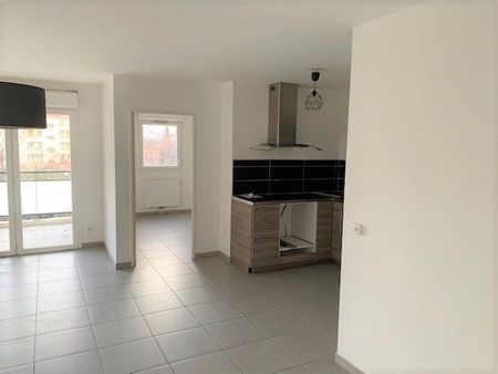 Appartement 3 pièces 70m2 MARSEILLE 10EME 992 euros - Photo 4