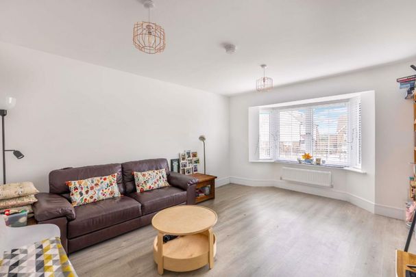 3 bedroom property to rent - Photo 1