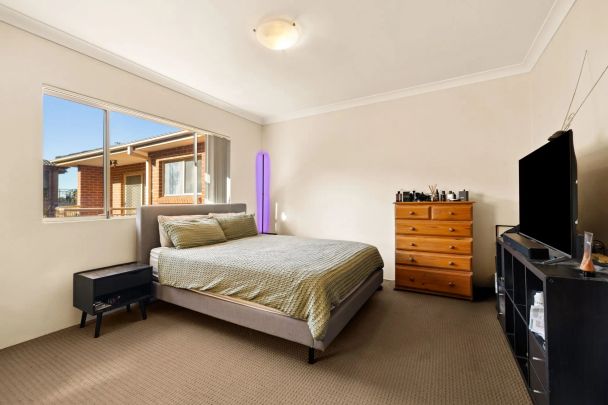 Boutique 'Villa Style' Two Bedroom Apartment in the Heart of Enfield CBD - Photo 1