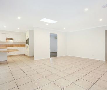 SPACIOUS FAMILY HOME BACKING PARKLAND - Photo 5
