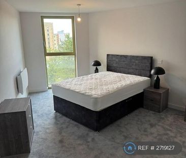 2 bedroom flat to rent - Photo 3