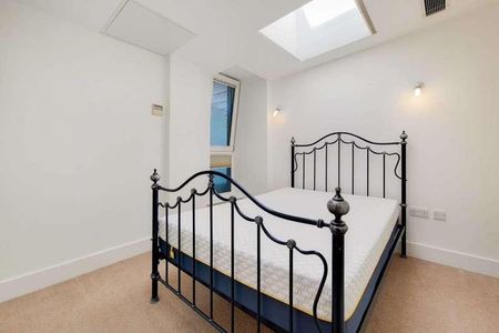 Building, Woolwich Riverside, SE18 - Photo 3