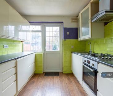 3 bedroom terraced house to rent - Photo 4