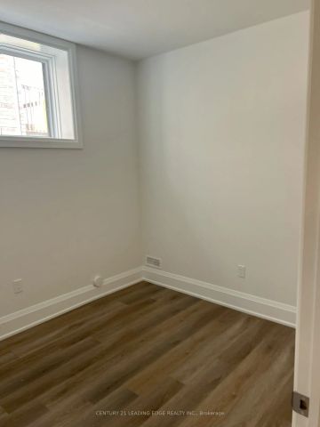 Detached Home For Lease | N9247650 - Photo 4