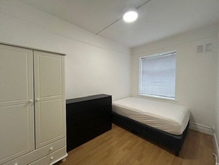 Burnside Road, Chadwell heath, RM8 1XD, Property for rent - Photo 4