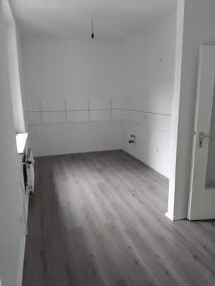 Sehr schöne sanierte 3 Zimmer Wohnung mit Balkon in Duisburg-Meiderich zu sofort zu vermieten!!! - Foto 1