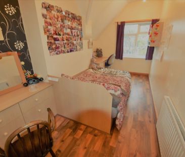 6 bedroom Flat in Hollybank, Leeds - Photo 6