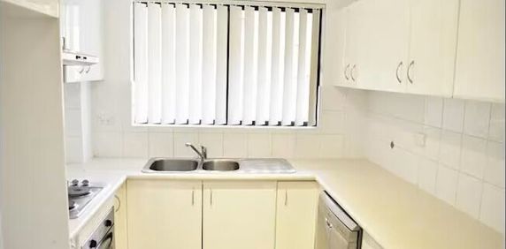 Sutherland - Photo 2