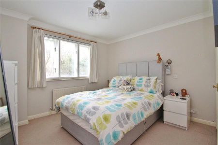2 bedroom ground floor flat to rent - Photo 4