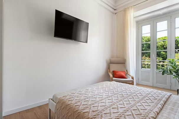 Avenida de Sidónio Pais, Lisbon, Lisbon 1050-215 - Photo 1