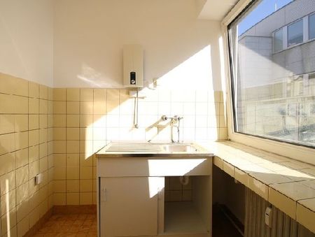 STUDENTEN AUFGEPASST! SCHICKES APARTMENT MIT NEUEM BAD AUF DER HOCHSTRASSE ZU MIETEN! - Photo 2