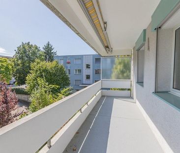 Grosszügige 4.5 Zimmerwohnung an ruhiger Lage - Photo 2