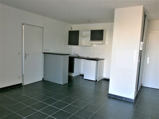 Location Appartement 2 pièces 43m² CHANTELOUP LES VIGNES 78570 - Photo 1