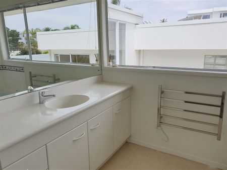 Property Management102 Bramley Dr, Farm Cove - House for Rent - Photo 2