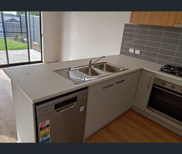 Spacious 3 Bedroom home in a great location - Photo 5